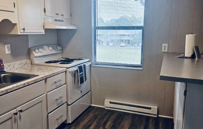 1 bed, 1 bath, 576 sqft, $715, Unit 3625-J