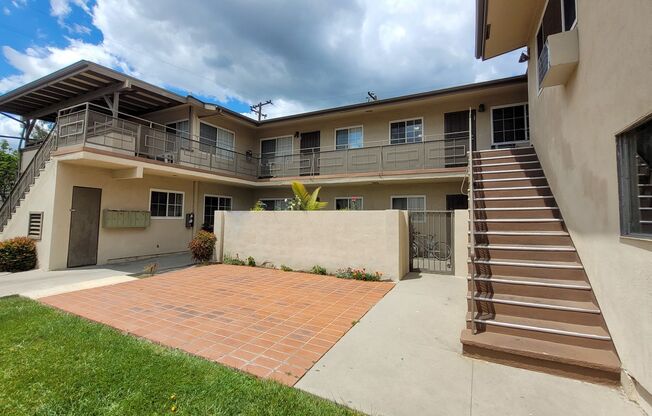 Upstairs Vacancy in West La Habra!