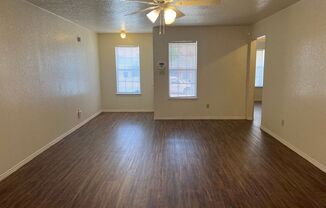 3 beds, 2 baths, $1,300