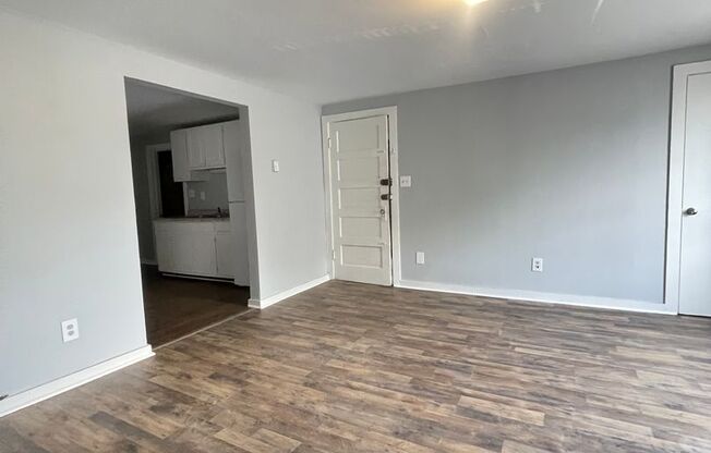 3 beds, 1 bath, 900 sqft, $1,350, Unit C