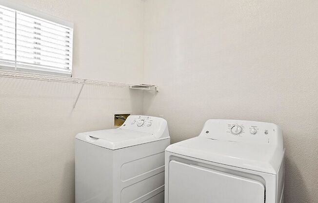 2 beds, 2 baths, $1,575, Unit 221