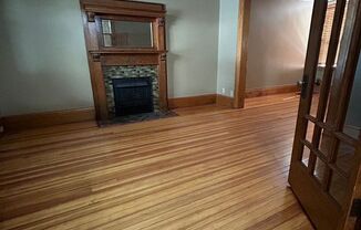 2 beds, 1 bath, $1,300