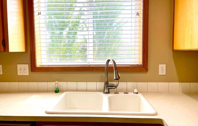 4-Bedroom Home in Bethany!