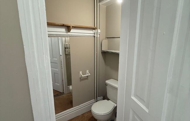 Studio, 1 bath, 500 sqft, $900, Unit 3