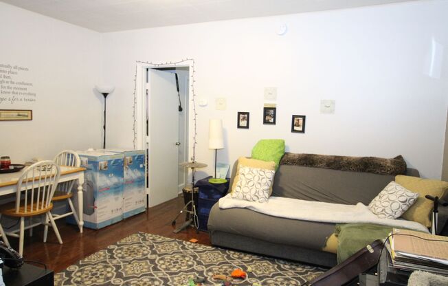 One bedroom one bathroom unit in south philly