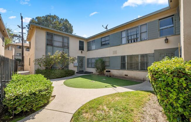 4108-4106 W. Palmwood Dr.