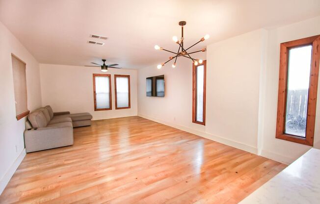 Modern 3 Bed Home for Rent in Riverside CA 92507 Garage Available