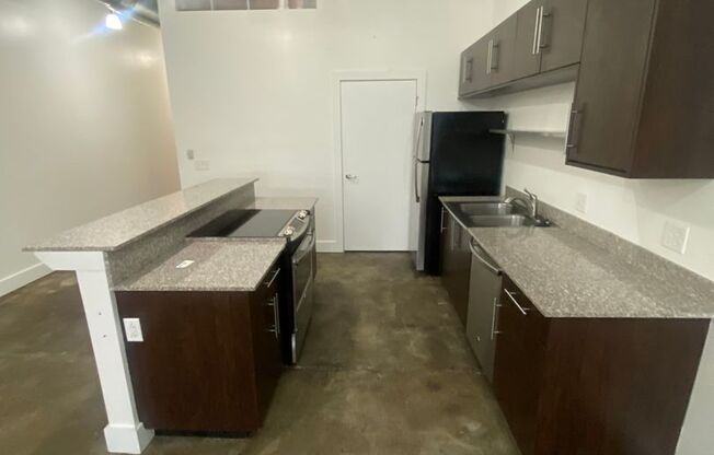 1 bed, 1 bath, 1,033 sqft, $1,050, Unit 119
