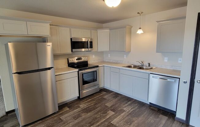 1 bed, 1 bath, 920 sqft, $1,195, Unit 2076-101 1B/1B