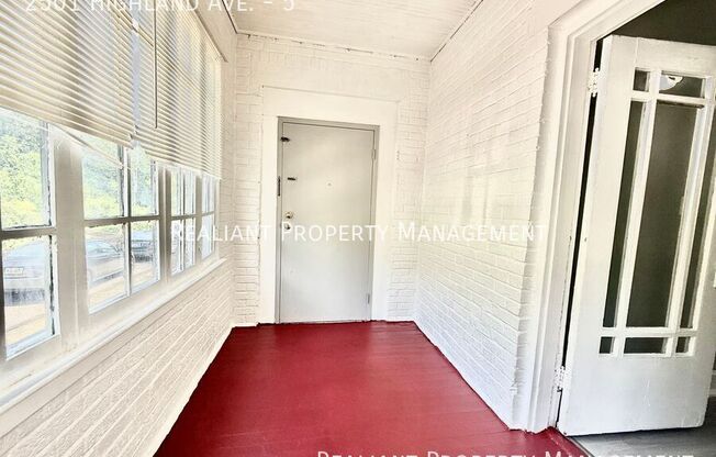 2501 HIGHLAND AVE