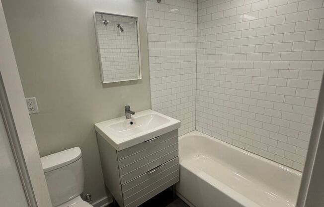 1 bed, 1 bath, 288 sqft, $875, Unit 112