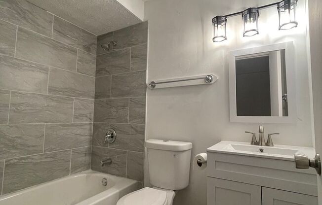 Renovated charming 2 bedroom Bloom at Bellemeade!