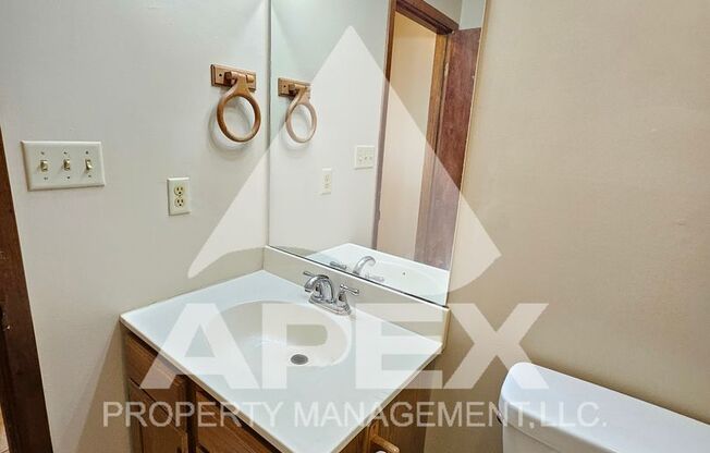 2 beds, 1.5 baths, 1,040 sqft, $1,400, Unit 7956 Andersonville Pike