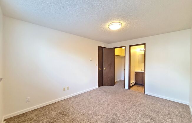 1 bed, 1 bath, 500 sqft, $950, Unit 721 S Lincoln Pl #2