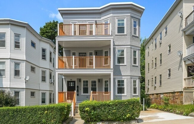 44 IFFLEY RD