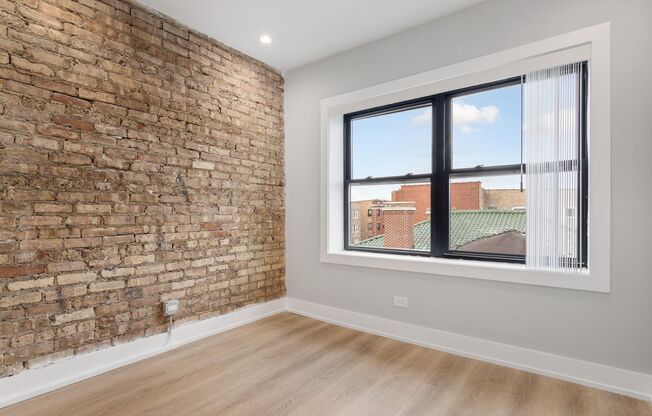 3 beds, 1 bath, 670 sqft, $2,200, Unit 1554-2Q