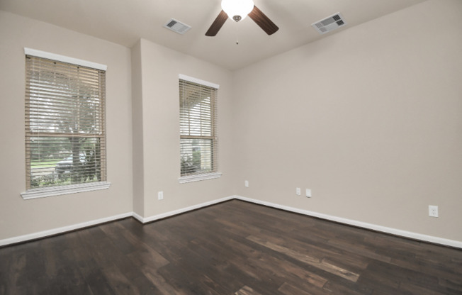 1539 GILES DR