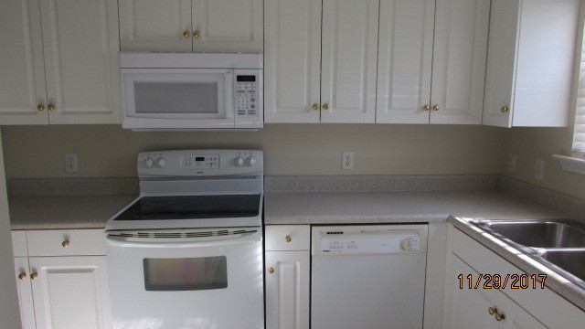 2 beds, 2 baths, $1,300