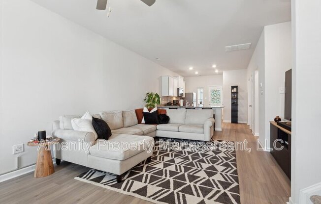 1527 AUCKLAND CT