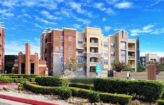 Manhattan - Guard Gated Community