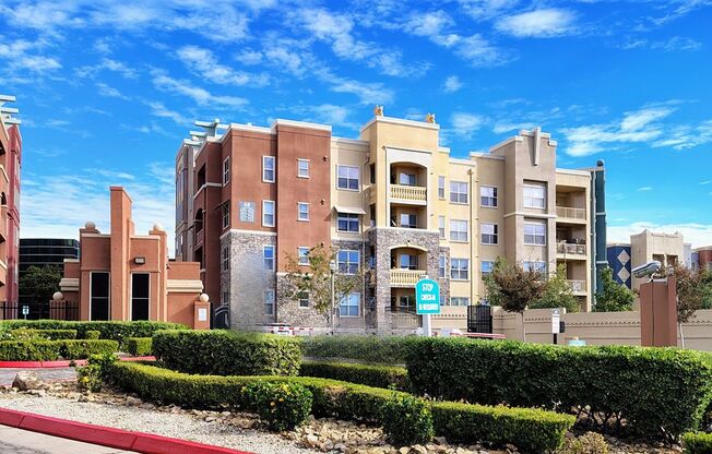 Manhattan - Guard Gated Community