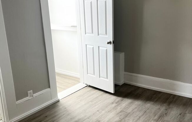 1 bed, 1 bath, 370 sqft, $975, Unit Unit 6