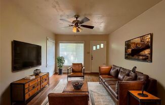 3 beds, 1 bath, $2,200