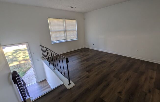 Charming 5 Bed/2 Bath home in Riverdale!