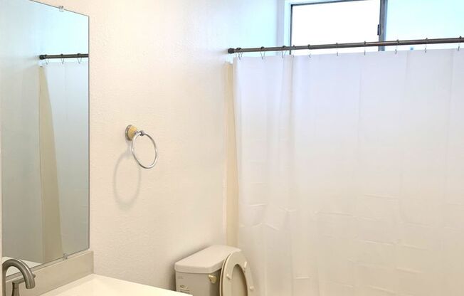 COZY 2BD/2BA CONDO AVAILABLE IN SAN DIEGO