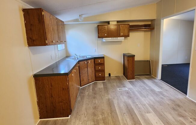 3 beds, 2 baths, $1,200, Unit Double Wide