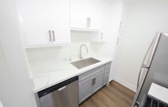 2 beds, 1.5 baths, $2,895, Unit 35-101