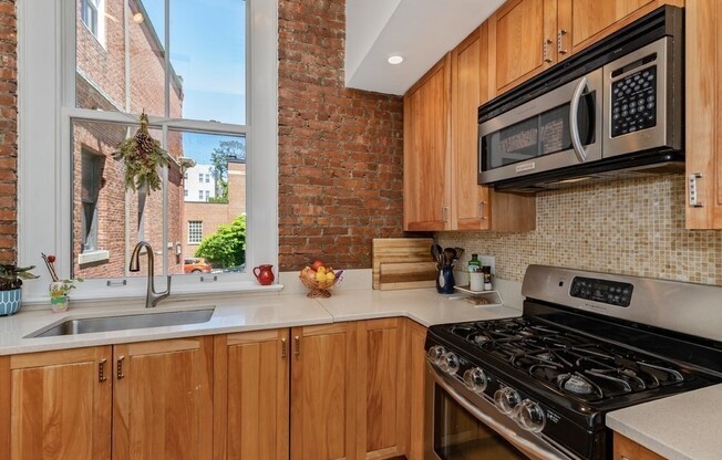 35 SARATOGA ST