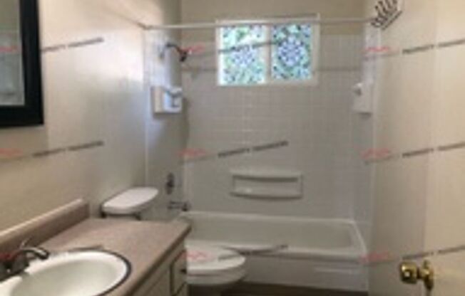 2 beds, 1 bath, 930 sqft, $1,295, Unit #5