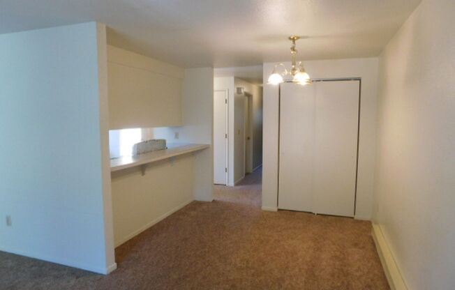 2 beds, 1 bath, 900 sqft, $1,350, Unit 1443