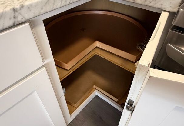 2 beds, 1 bath, 855 sqft, $1,049, Unit 3370-11