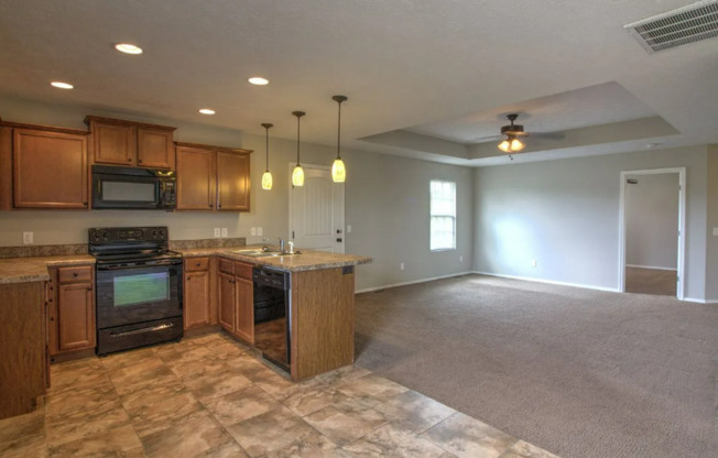 3 beds, 2 baths, $1,595