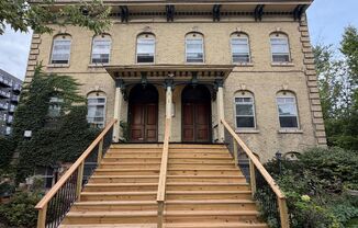 Charming Juneau Village Apartments!