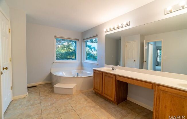 5 beds, 3.5 baths, 4,400 sqft, $3,750, Unit Castle Ridge Drive 570