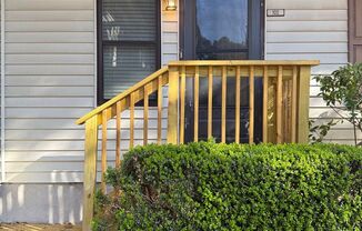 2BR/2BA Beachside Condo – Close to Naval Base, Dining & Shopping