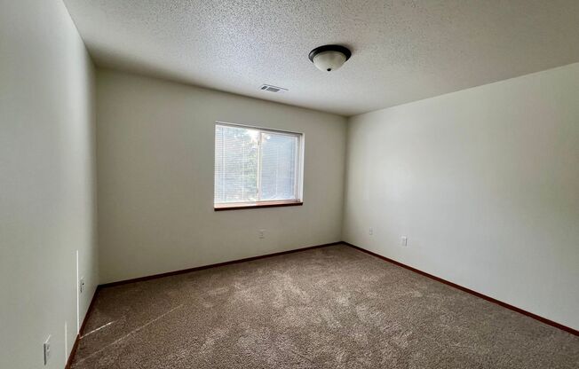 2 beds, 1 bath, 900 sqft, $925, Unit 111