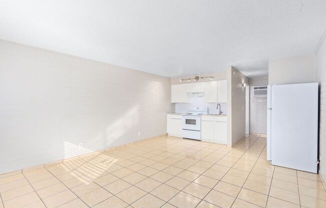 Studio, 1 bath, 400 sqft, $749, Unit 21