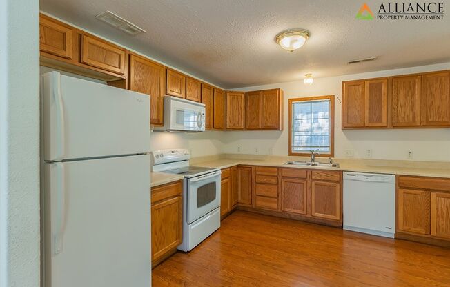 360° VIRTUAL TOUR ~ All appliances included, washer/dryer hookups!