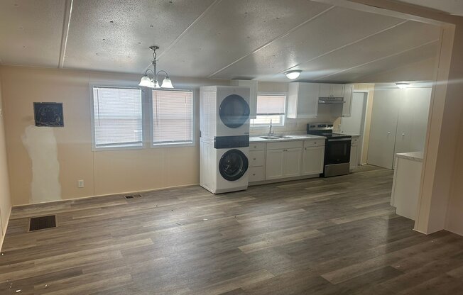 1221 N Valrico Rd