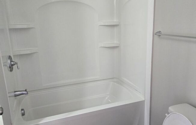 1 bed, 1 bath, 700 sqft, $925, Unit 1018 E Barton St Apt 1018-C