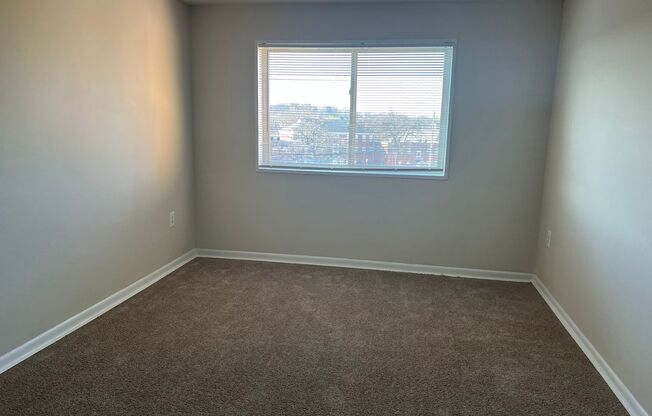 2 beds, 1 bath, 800 sqft, $1,700, Unit 2502-204