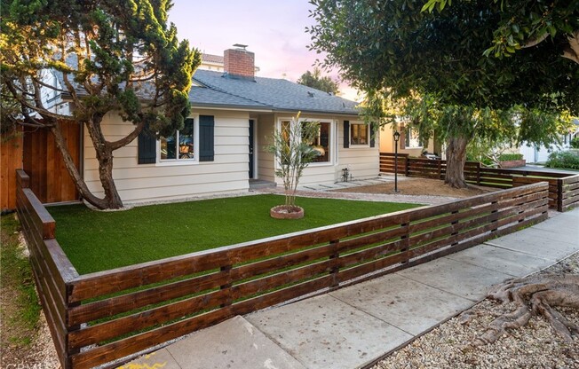 7426 W 85 ST