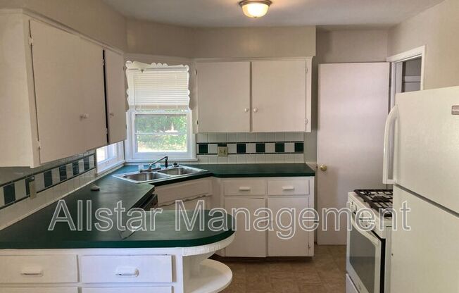 3 beds, 1 bath, 1,953 sqft, $1,145