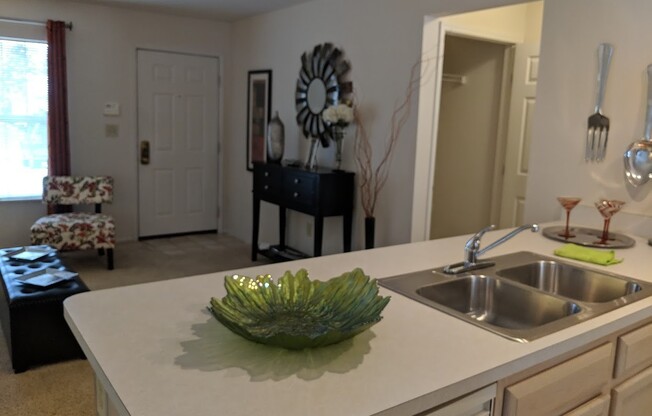 1 bed, 1 bath, 700 sqft, $1,080, Unit 5763