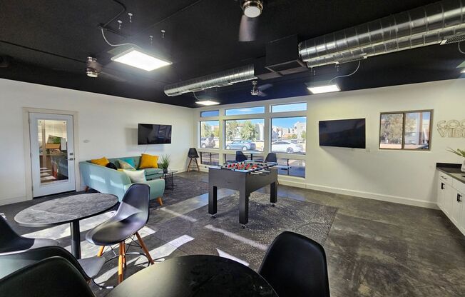 2 beds, 2 baths, 850 sqft, $1,425, Unit 312