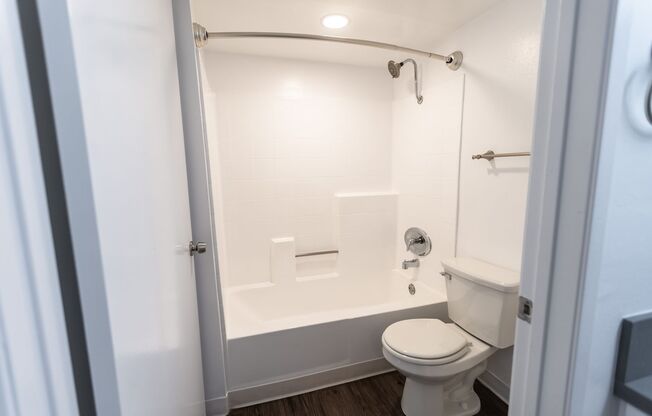 1 bed, 1 bath, 850 sqft, $2,448, Unit 104